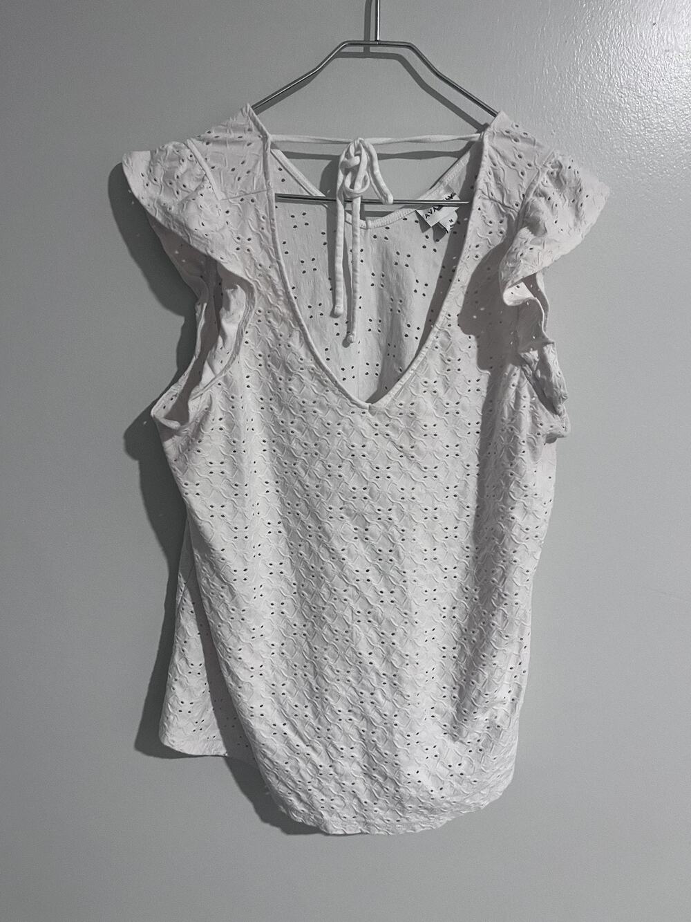 Ava & Viv Blouse Womens XL White Eyelet V-Neck Flutter Sleeve Tie Back Lace